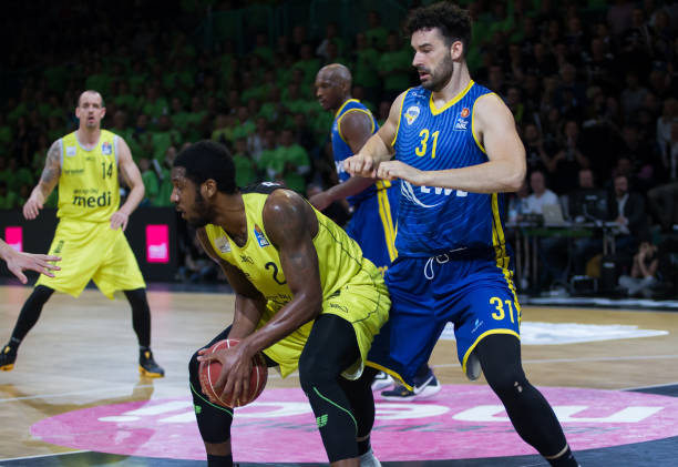 面对劲敌巴 面对劲敌巴