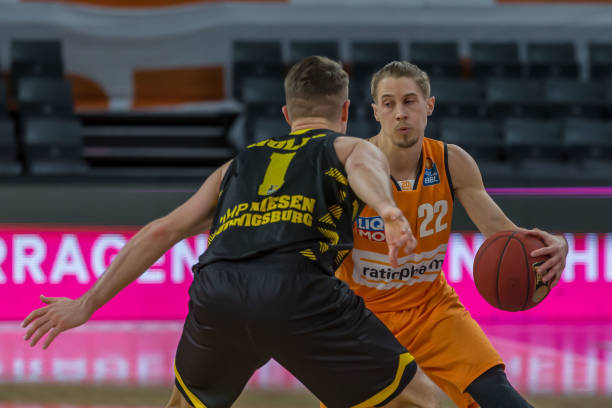 力个人与社 力个人与社